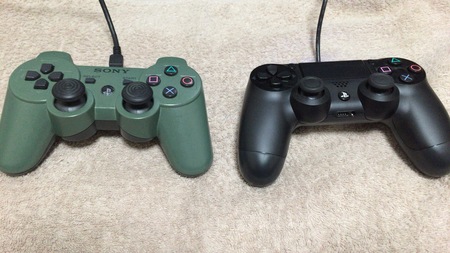 PS3と4のコントローラ